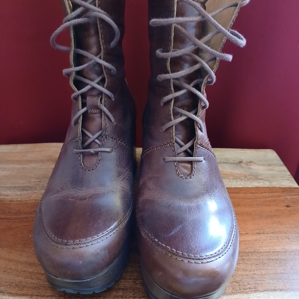 Calou Stockholm Greta Plum Leather Ankle Boots - Picture 3 of 8